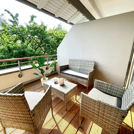Wunderschoen-wohnen-im-apartment-rooftop شقة *