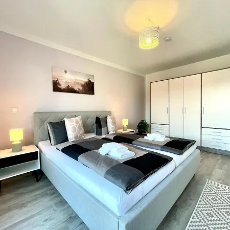 Wunderschoen-wohnen-im-apartment-rooftop دريسدن
